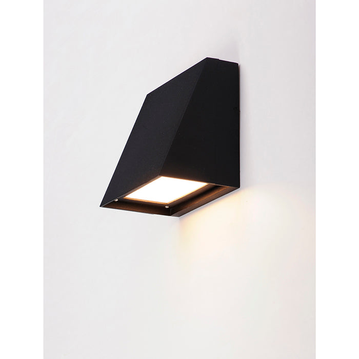 Maxim 52120 Pathfinder 15', 6" LED Outdoor Wall Sconce, 3000K, Dimmable, 120-277V